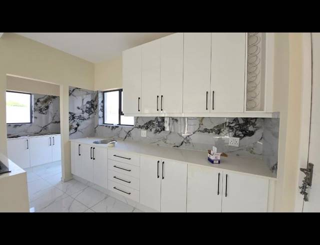 4 BEDROOM HOUSE FOR SALE IN MELODIE